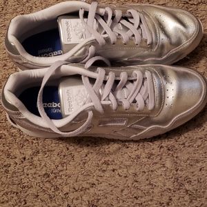 Womens Reebok Tennis shoe